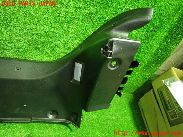 1UPJ-9227997771]ベンツ SLK350 R171(171456)ラゲッジトレイ1 中古_3
