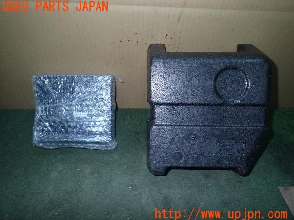3UPJ=9228000625]BMW M4 クーペ(3C30 F82)純正 6 792 688 パンク修理キット ホルダー コンプレッサー 中古_2