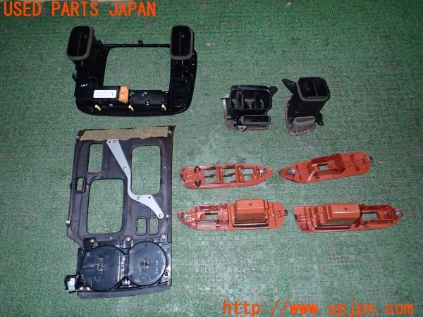 3UPJ=9228010645]ランクル100(UZJ100W)前期 純正 内装パネル オーディオパネル シフトパネル ウィンンドウスイッチパネル 吹き出し口 中古_2