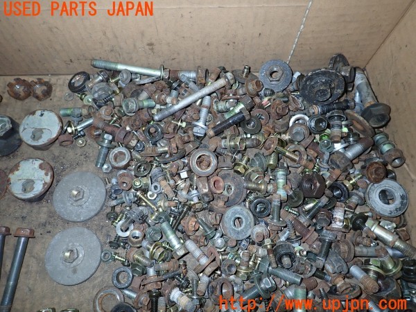 3UPJ=9228010720]ランクル100(UZJ100W)前期 ネジ・ナット・ステー類 セット ジャンク_4