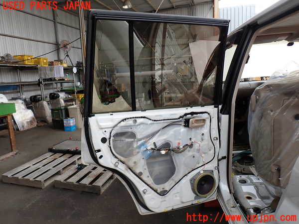 2UPJ-9228011320]ランクル100系(UZJ100W)左後ドア 中古(43R-00073 M2E45)_5