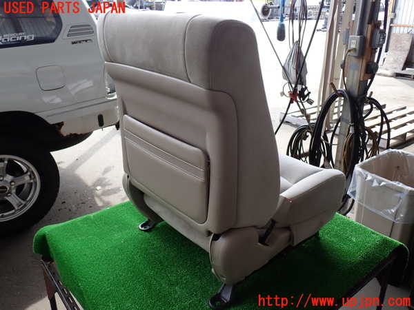 2UPJ-9228017065]ランクル100系(UZJ100W)助手席シート 中古_3