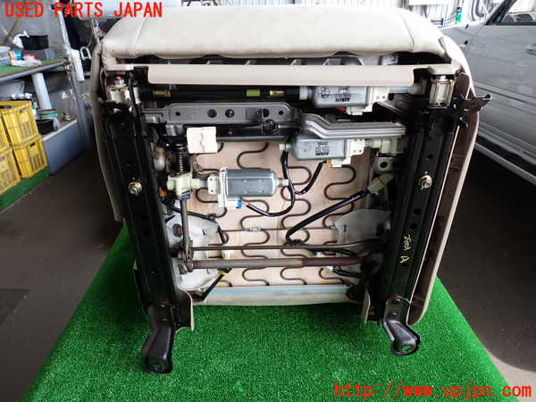 2UPJ-9228017065]ランクル100系(UZJ100W)助手席シート 中古_5