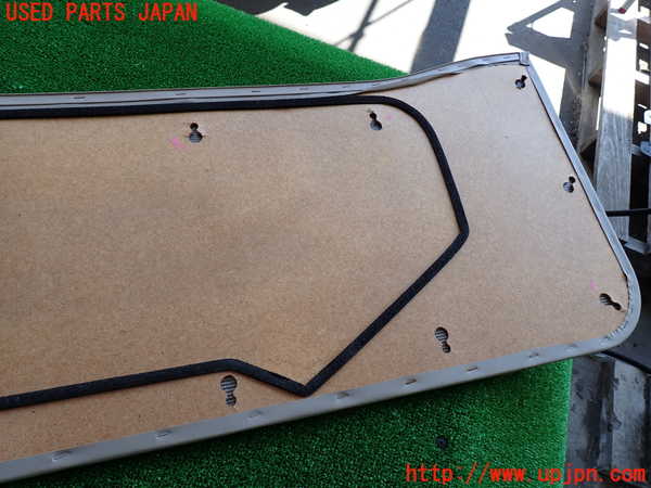 2UPJ-9228011578]ランクル100系(UZJ100W)バックドア内張り 中古_5