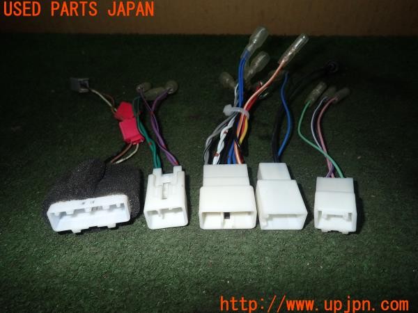 3UPJ=9228040604]ハリアー(ZSU60W)KANANET UA-Y58D オーディオ取付キット 純正オーディオブラケット付き 中古_2