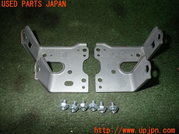 3UPJ=9228040604]ハリアー(ZSU60W)KANANET UA-Y58D オーディオ取付キット 純正オーディオブラケット付き 中古_3