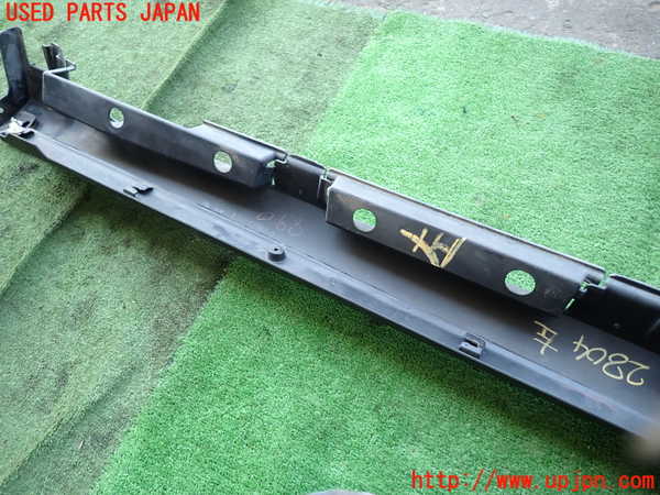 2UPJ-9228041392]ハリアー(ZSU60W)左サイドステップ 中古_5