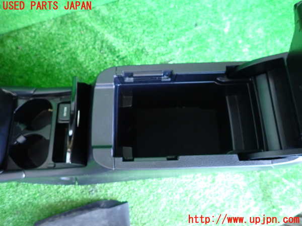 2UPJ-9228047540]ハリアー(ZSU60W)センターコンソール 中古_3