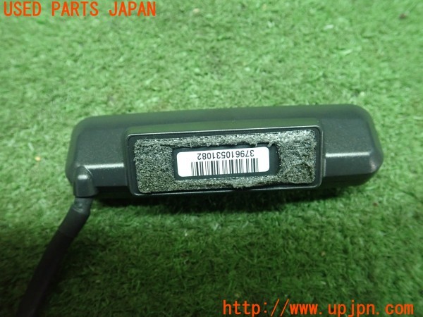 3UPJ=9228050549]ベンツ CLA180(117942 X117)社外 VICSアンテナ 中古_4