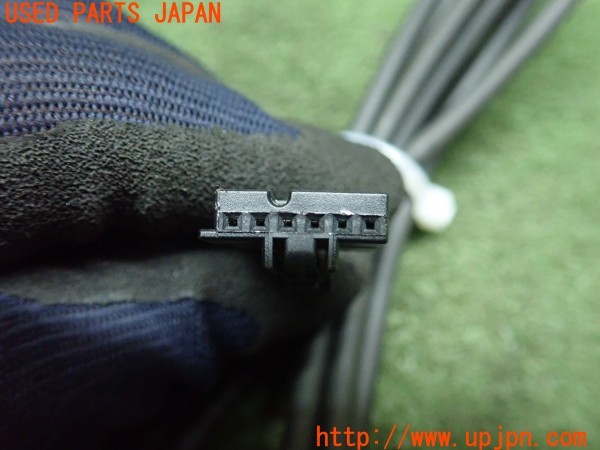 3UPJ=9228050549]ベンツ CLA180(117942 X117)社外 VICSアンテナ 中古_5