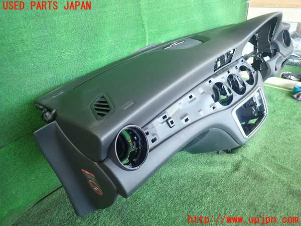 2UPJ-9228057505]ベンツ CLA180 シューティングブレーク(117942)ダッシュボード 中古_3