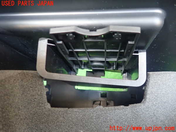 2UPJ-9228057516]ベンツ CLA180 シューティングブレーク(117942)グローブボックス1 中古_3