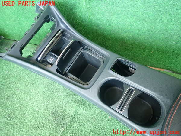 2UPJ-9228057540]ベンツ CLA180 シューティングブレーク(117942)センターコンソール 中古_3