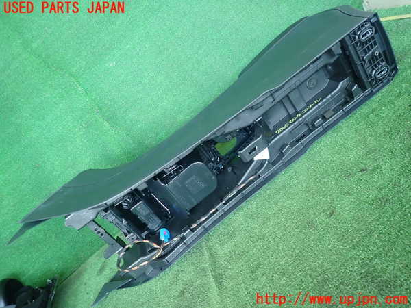 2UPJ-9228057540]ベンツ CLA180 シューティングブレーク(117942)センターコンソール 中古_5