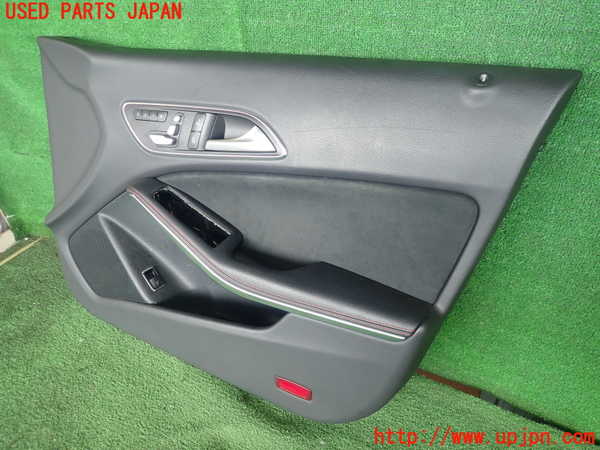 2UPJ-9228051234]ベンツ CLA180 シューティングブレーク(117942)右前ドア内張り 中古_2