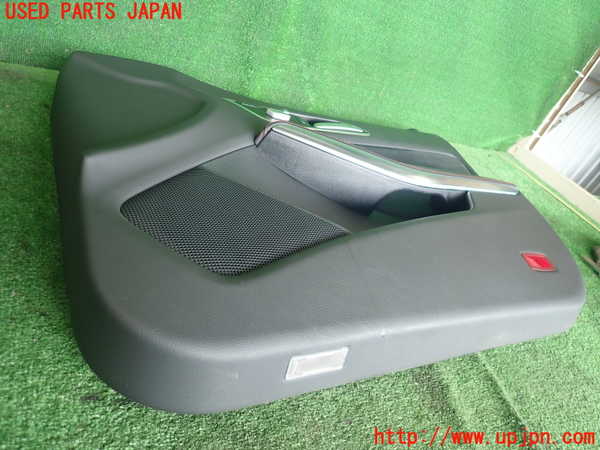 2UPJ-9228051234]ベンツ CLA180 シューティングブレーク(117942)右前ドア内張り 中古_3