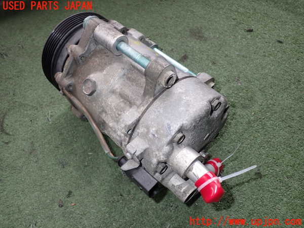 2UPJ-9228066025]VW ニュービートルカブリオレ(1YAZJ)エアコンコンプレッサー 中古_3