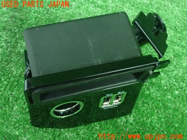 3UPJ=9228080512]ハリアー(ZSU60W)槌屋ヤック YAC 電源コンソールBOX USBポート 中古_2