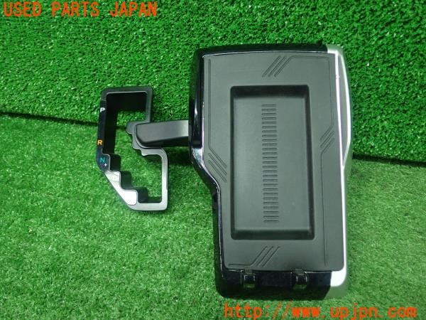 3UPJ=9228080631]ハリアー(ZSU60W)槌屋ヤック YAC ヤック スマホトレイ スマホホルダー スマホスタンド 中古_3