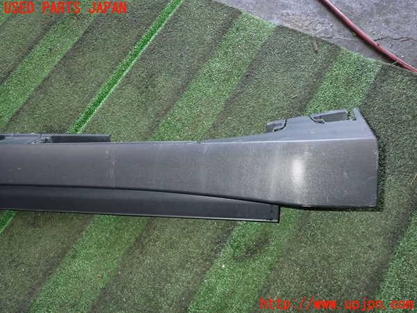 2UPJ-9228081392]ハリアー(ZSU60W)左サイドステップ 中古_2