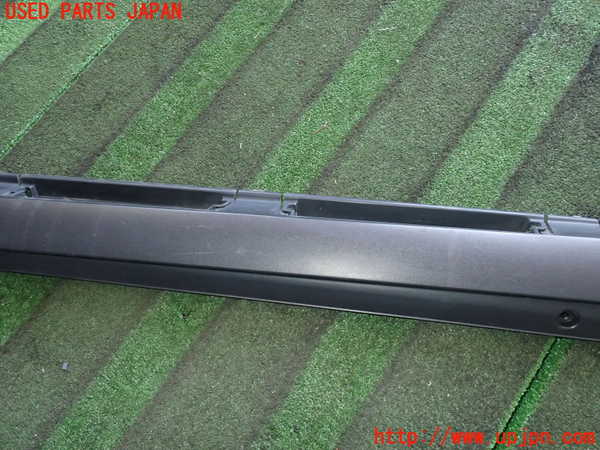 2UPJ-9228081392]ハリアー(ZSU60W)左サイドステップ 中古_3