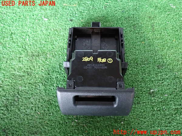 2UPJ-9228097821]ハイエースバン200系(KDH201V)灰皿1 中古_3