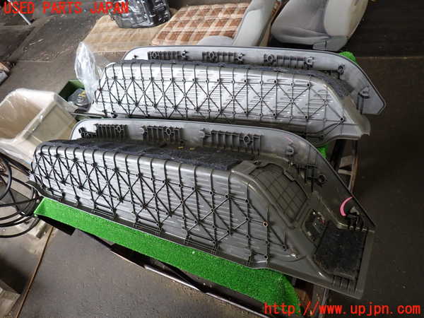 2UPJ-9228097740]ハイエースバン200系(KDH201V)スカッフプレート (ジャンク品) 中古_5