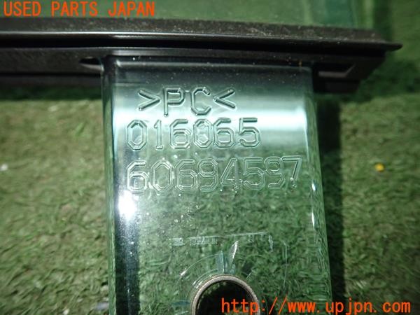 3UPJ=9228100602]アルファロメオ スパイダー(93922S)純正 ウィンドディフレクター 中古_4