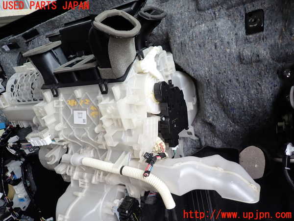 2UPJ-9228116081]レクサス・NX300h(AYZ10)エバポレーター1 中古_2