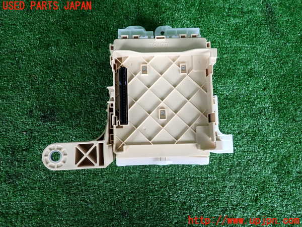 2UPJ-9228116742]レクサス・NX300h(AYZ10)ヒューズボックス2 中古_2