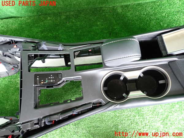 2UPJ-9228117540]レクサス・NX300h(AYZ10)センターコンソール 中古_4