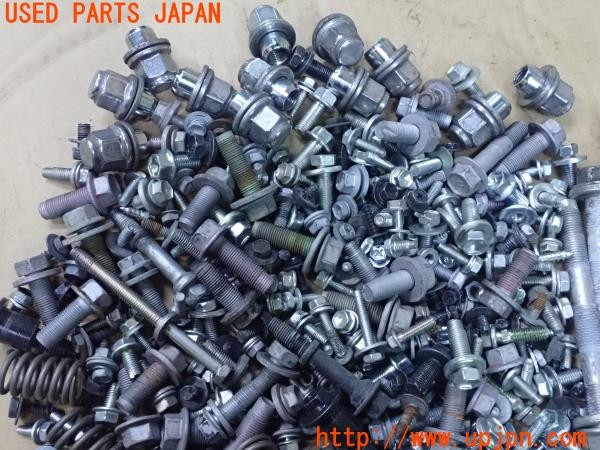 3UPJ=9228120720]レクサス CT200h(ZWA10)ネジ・ナット・ステー類 ジャンク_2