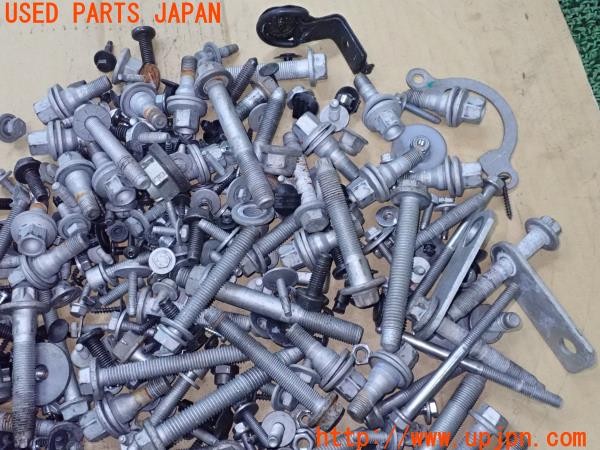 3UPJ=9228140720]プジョー 5008 GTブルーHDi(P87AH01)ネジ・ナット・ステー類 セット ジャンク_2