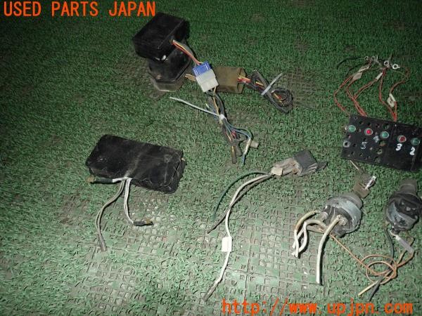 3UPJ=9228180579]スーパーセブン・スポーツカー・カンパニー スーパー7(カナディアンセブン)電装品 キーシリンダー リレー スイッチ ジャンク_2