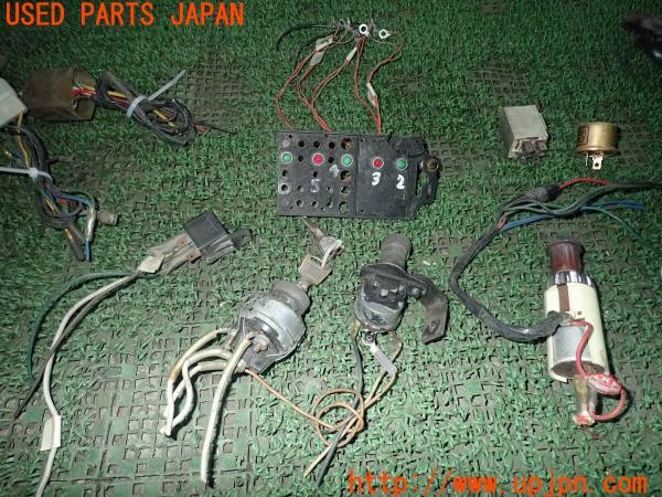 3UPJ=9228180579]スーパーセブン・スポーツカー・カンパニー スーパー7(カナディアンセブン)電装品 キーシリンダー リレー スイッチ ジャンク_3