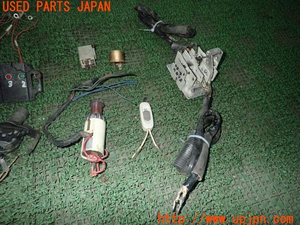 3UPJ=9228180579]スーパーセブン・スポーツカー・カンパニー スーパー7(カナディアンセブン)電装品 キーシリンダー リレー スイッチ ジャンク_4