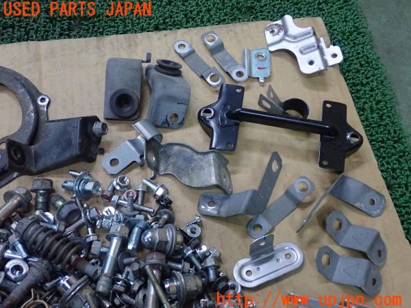 3UPJ=9228200720]アウトランダーPHEV(GG2W)前期 ネジ・ナット・ステー類 ジャンク_2