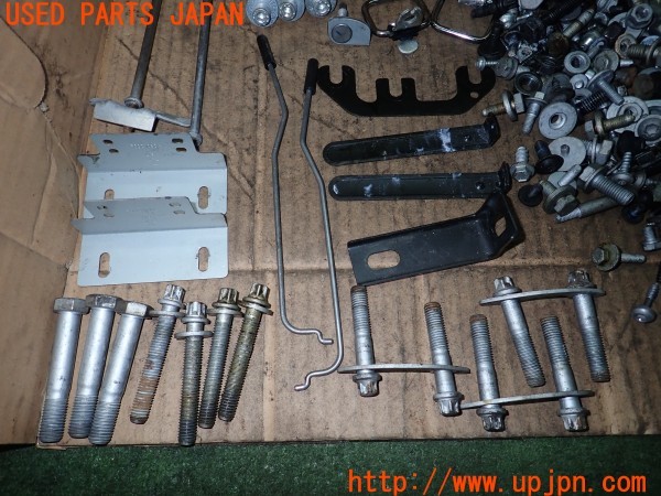 3UPJ=9228230720]BMW 650i カブリオレ(EK48 E64)後期 ネジ・ナット・ステー類 セット ジャンク_3