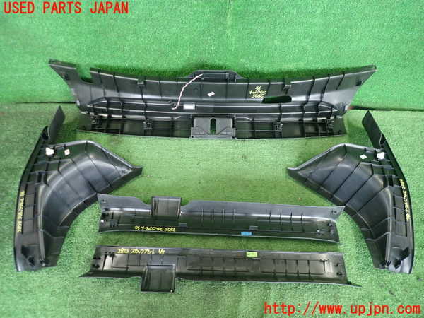 2UPJ-9228257740]エスクード(YEH1S)スカッフプレート 中古_2