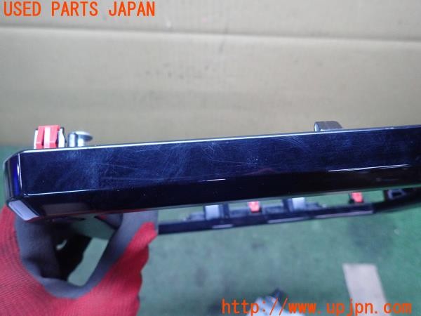 3UPJ=9228270605]ジムニー(JB64W 1型)純正3821-77RA オーディオパネル 8インチ用 ブラケット付き 中古_4