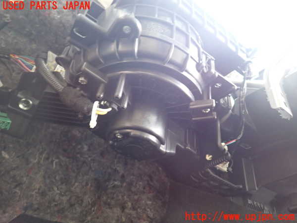 1UPJ-9228276081]ジムニー(JB64W)エバポレーター1 中古_3