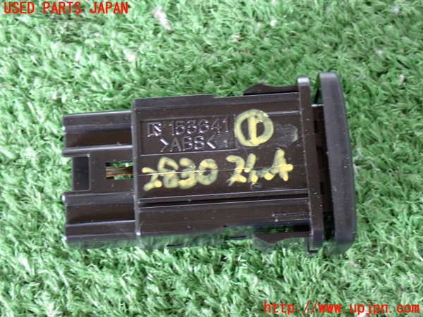 2UPJ-9228306306]ハイエースバン200系(TRH200V)スイッチ1 (AC100V) 中古_2