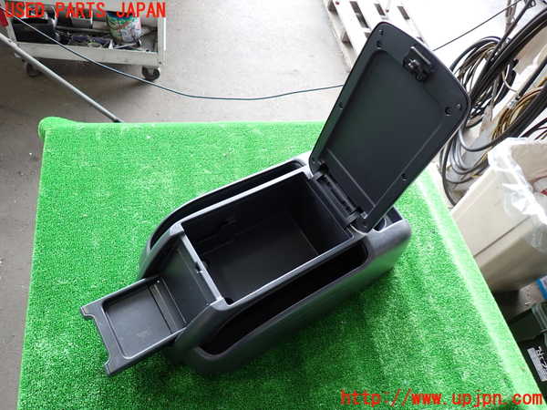 2UPJ-9228307540]ハイエースバン200系(TRH200V)センターコンソール 中古_2