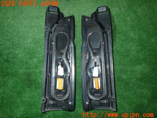 3UPJ=9228310547]ハイエースバン200系(KDH206V 2型)Valenti ヴァレンティ LEDテールランプ 中古_2
