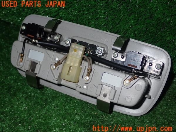 3UPJ=9228310574]ハイエースバン200系(KDH206V 2型)純正 ルームランプ 中古_4