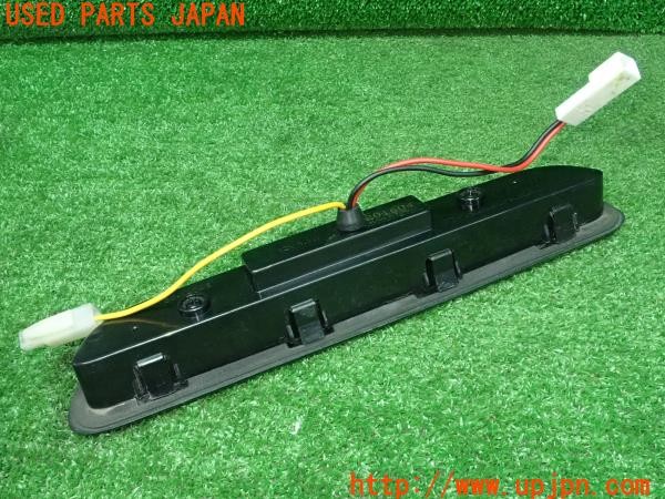 3UPJ=9228310590]ハイエースバン200系(KDH206V 2型)Valenti ヴァレンティ ハイマウントストップランプ 60-1404B 中古_3