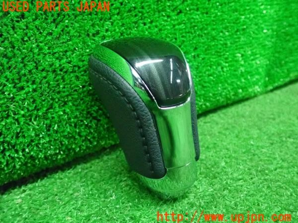 3UPJ=9228310614]ハイエースバン200系(KDH206V 2型)純正? シフトノブ 黒木目調 中古_2