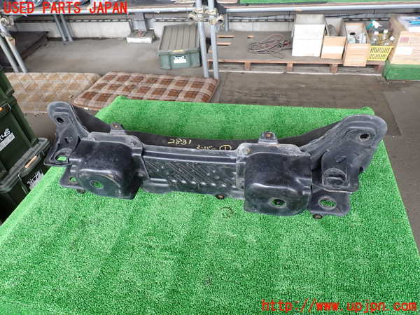 2UPJ-9228315296]ハイエースバン200系(KDH206V)メンバー1 ジャンク品 中古_2