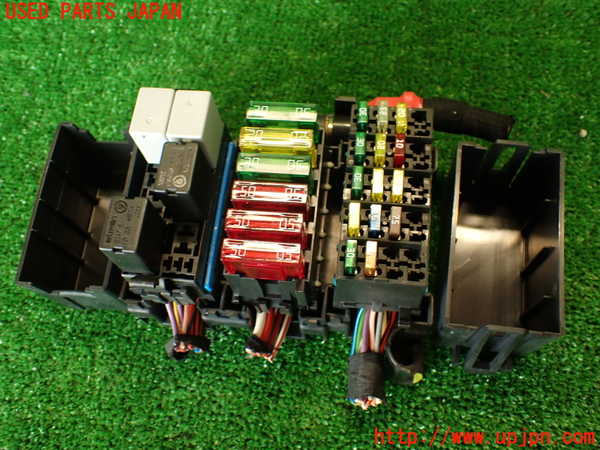 2UPJ-9228336743]マセラティ・クアトロポルテ(MQP)ヒューズボックス3 中古_3