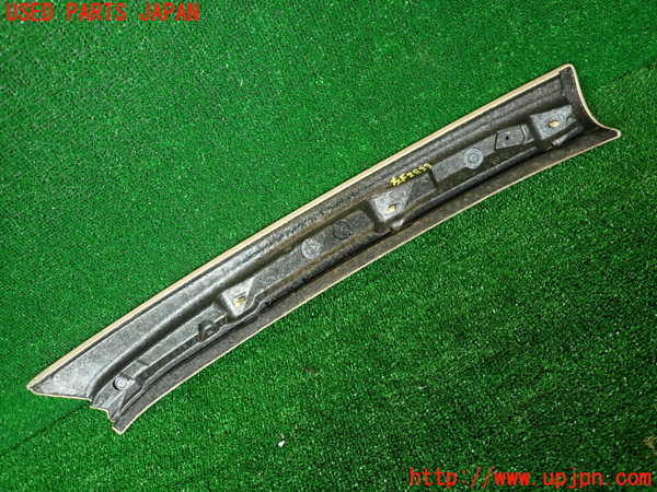2UPJ-9228337660]マセラティ・クアトロポルテ(MQP)左フロントピラートリム 中古_4
